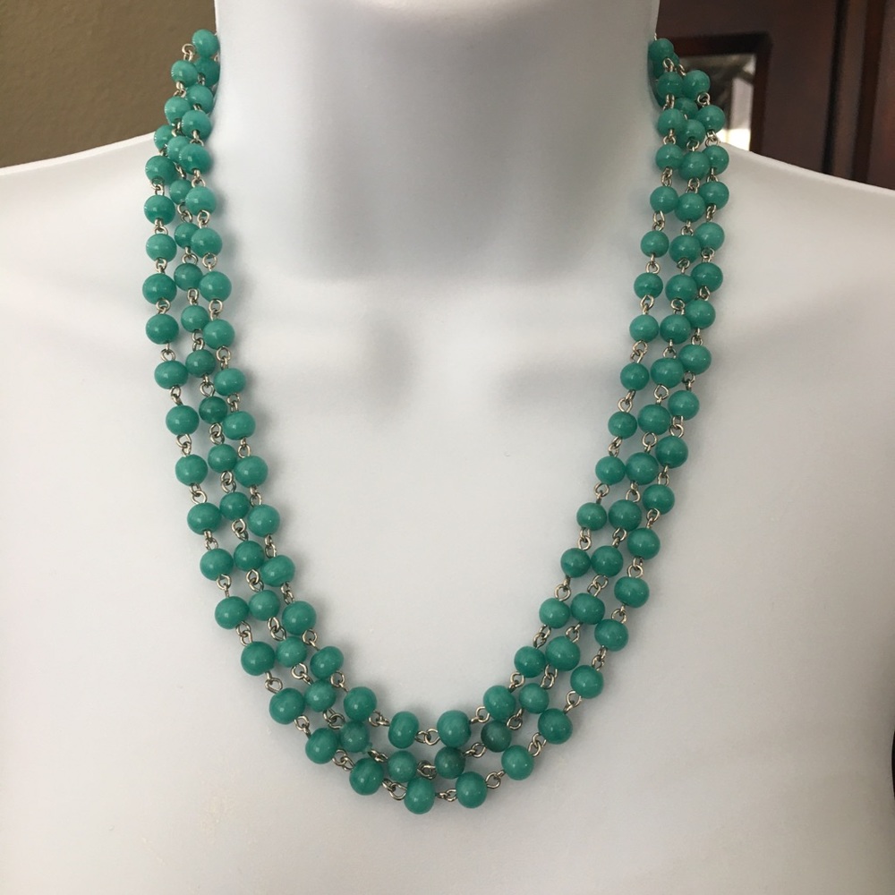Vintage turquoise blue lucite necklace